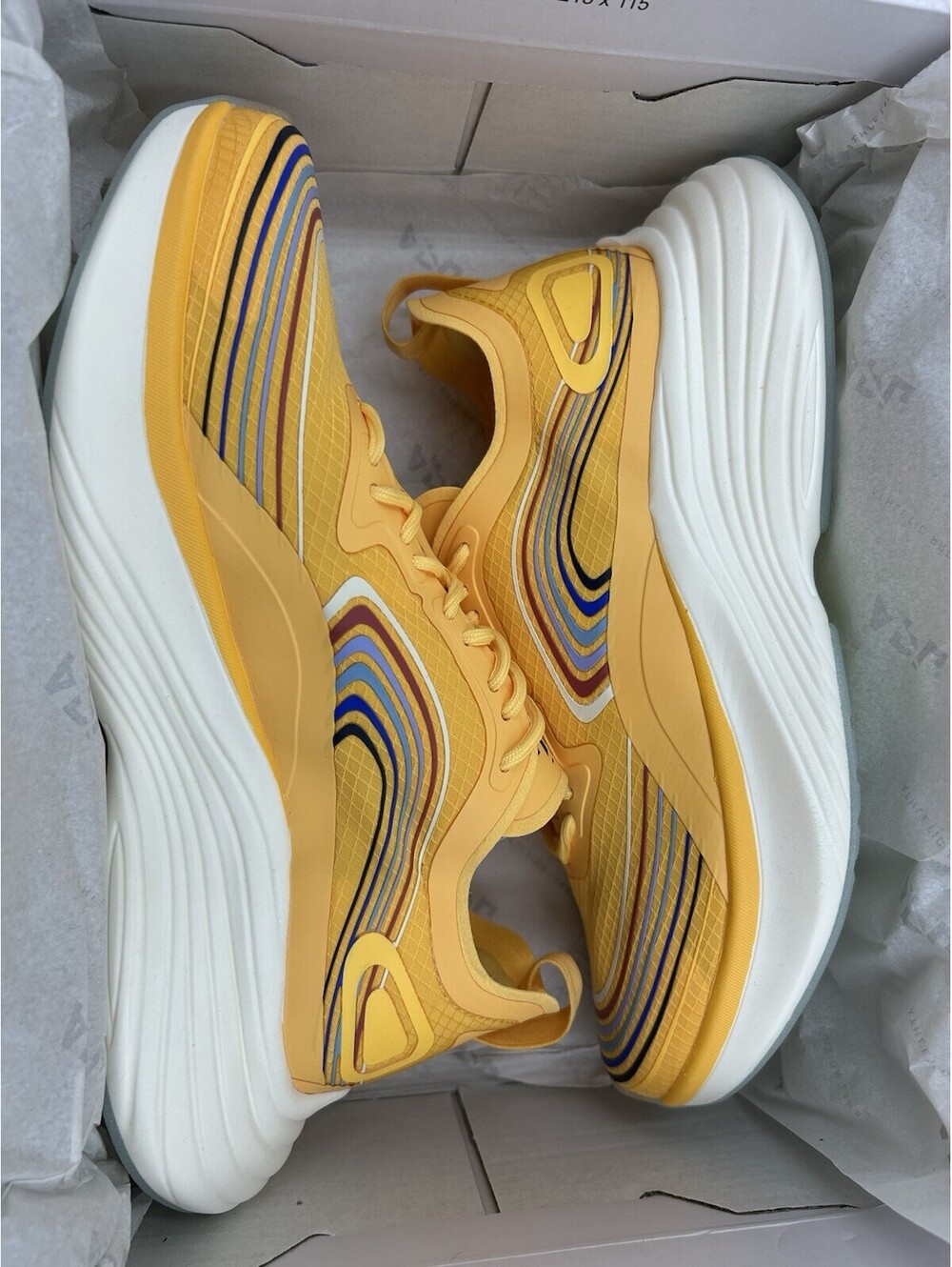 New In Box APL Streamline in Marigold Women’s Sneakers in Size 7 Running Shoes - Picture 4 of 7